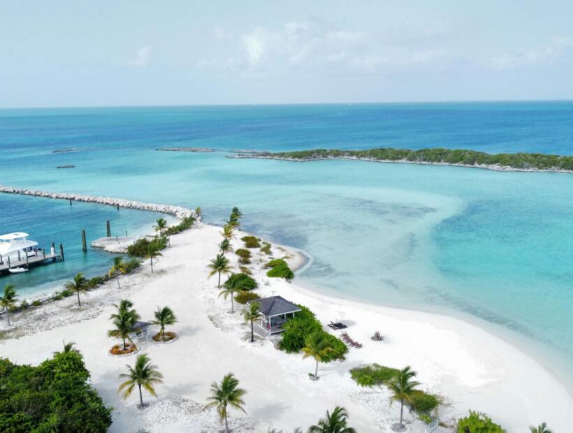 Bahamy dla plażowiczów. Co proponuje?