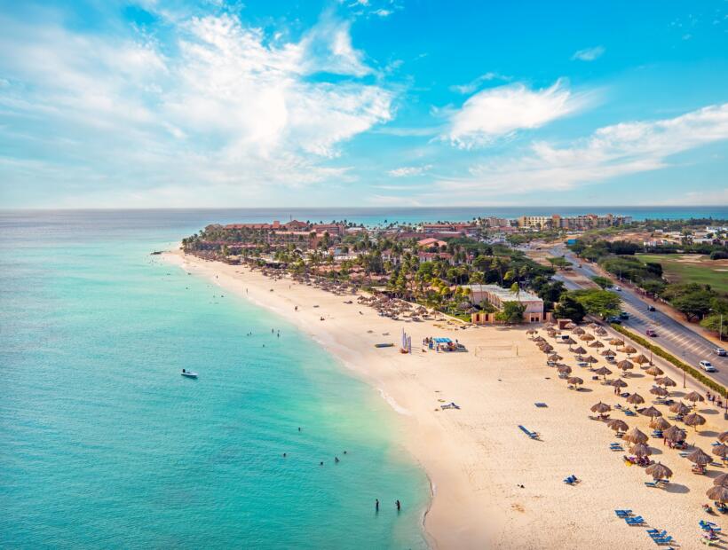 Jakie ubezpieczenie wybrać na podróż na Arubę na własną rękę