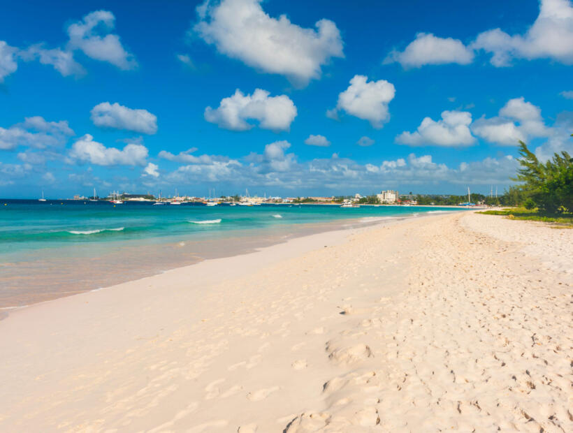 Ile trwa bezpośredni lot na Barbados?