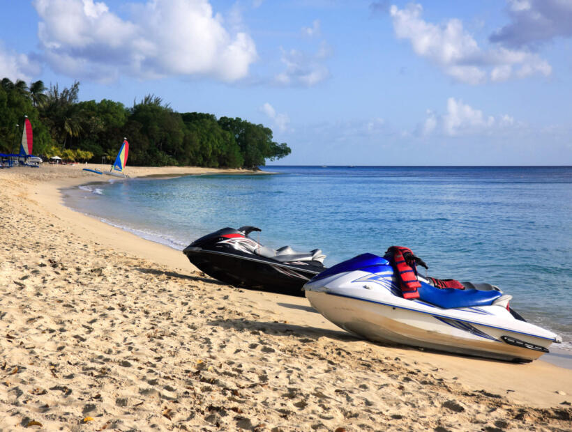 Czy samodzielne szukanie lotów na Barbados może być tańsze od wycieczek zorganizowanych?