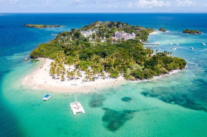 Ile trwa bezpośredni lot na Dominikanę?