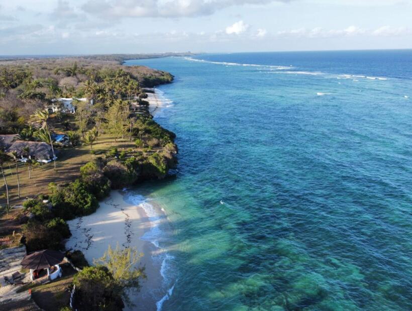 Czy samodzielne szukanie lotów do Kenii może być tańsze od wycieczek zorganizowanych?