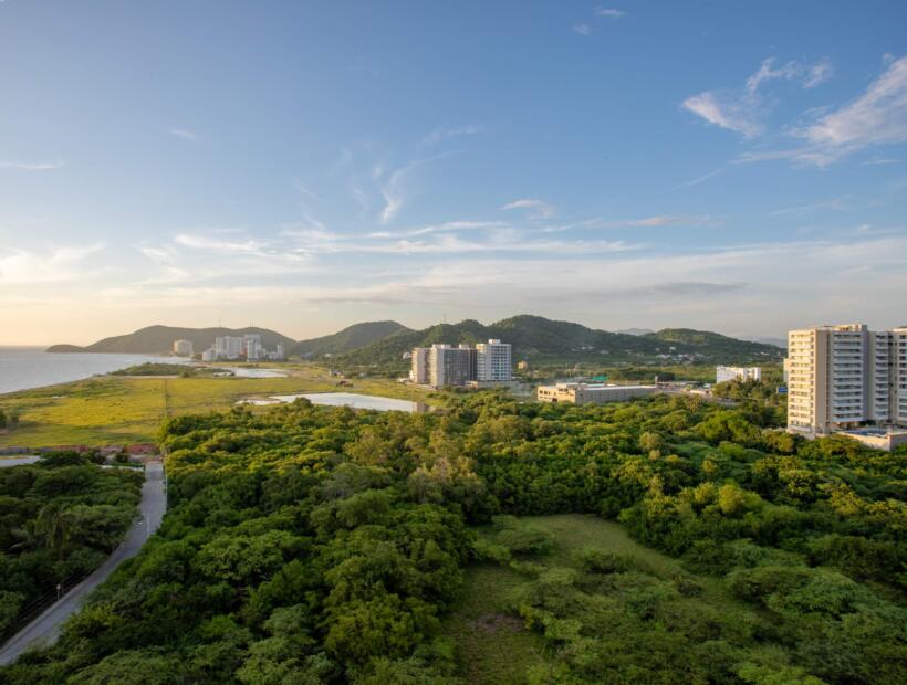 Ile trwa bezpośredni lot do Kolumbii?