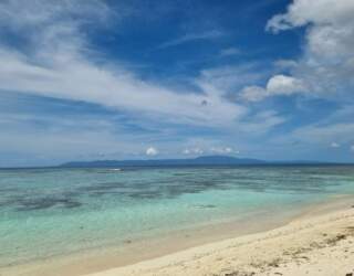 Jak długo leci się na Salomony?